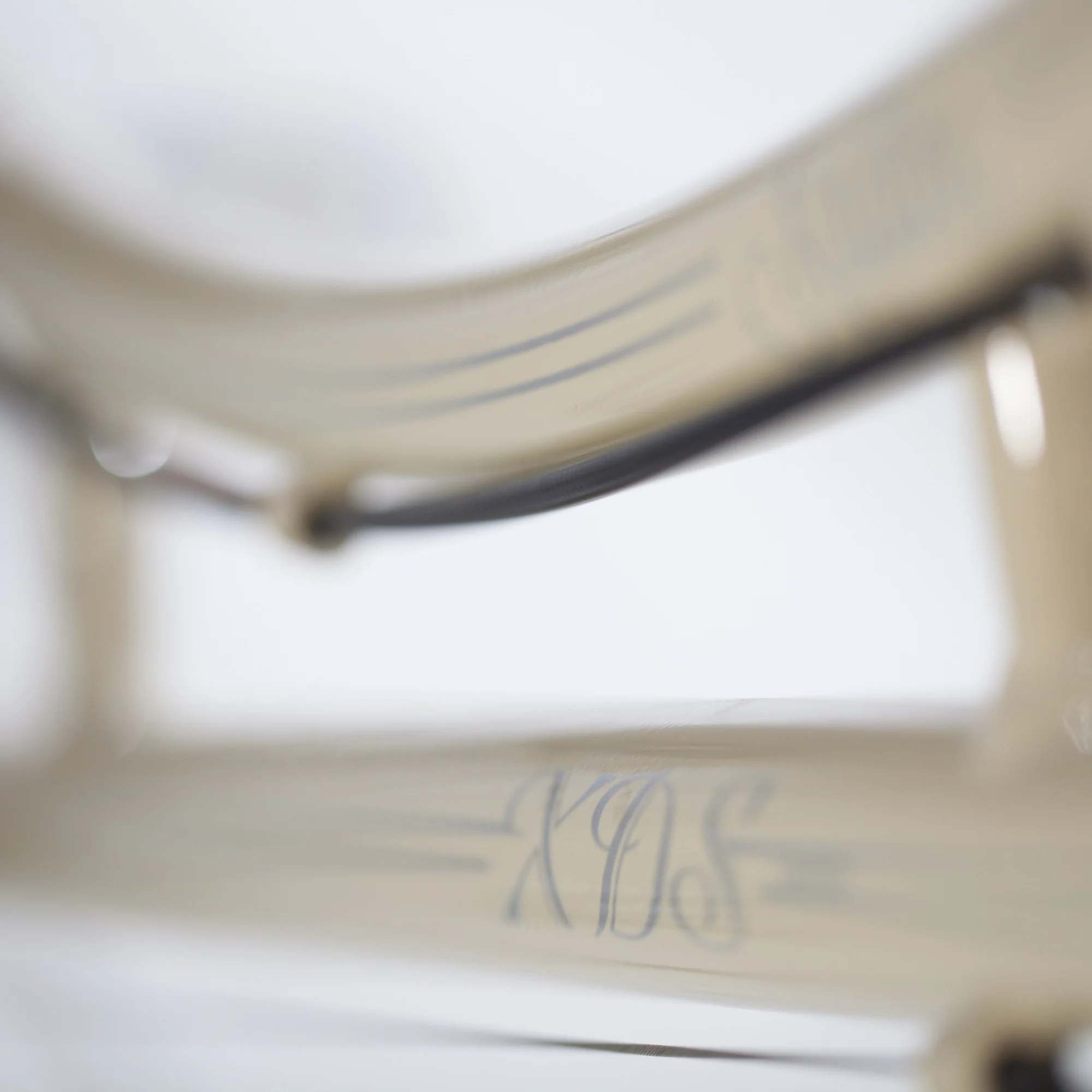 XDSBIKE Nadine 7sp Women's Step-Through City Bike //  Dark Vanilla - Image 4