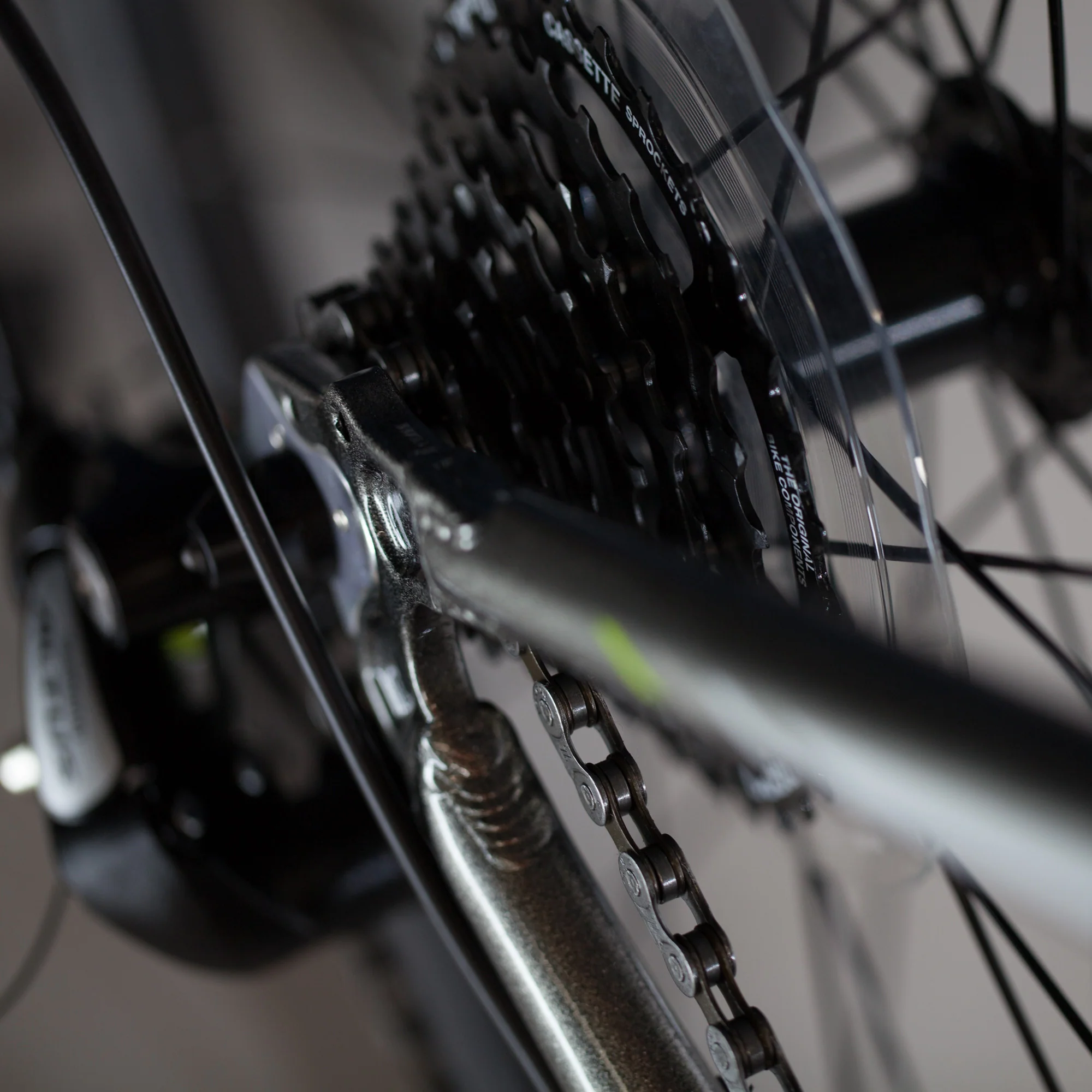 XDSBIKE T150  24sp 700C Hybrid City Commuter Bike // Pavement - Image 13