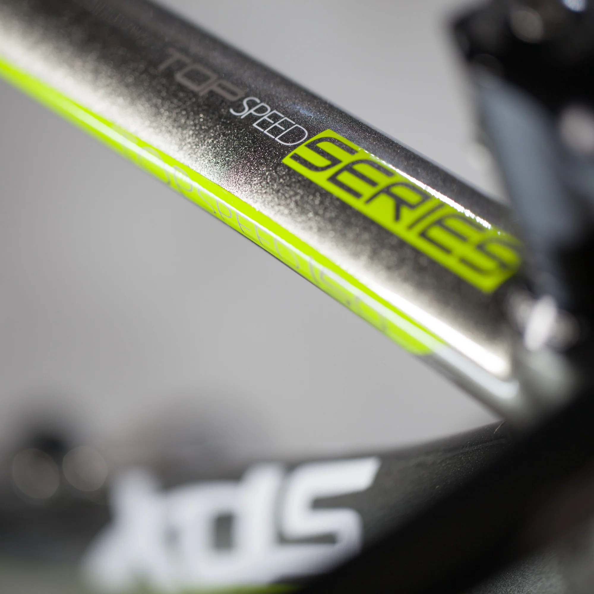 XDSBIKE T150  24sp 700C Hybrid City Commuter Bike // Pavement - Image 6